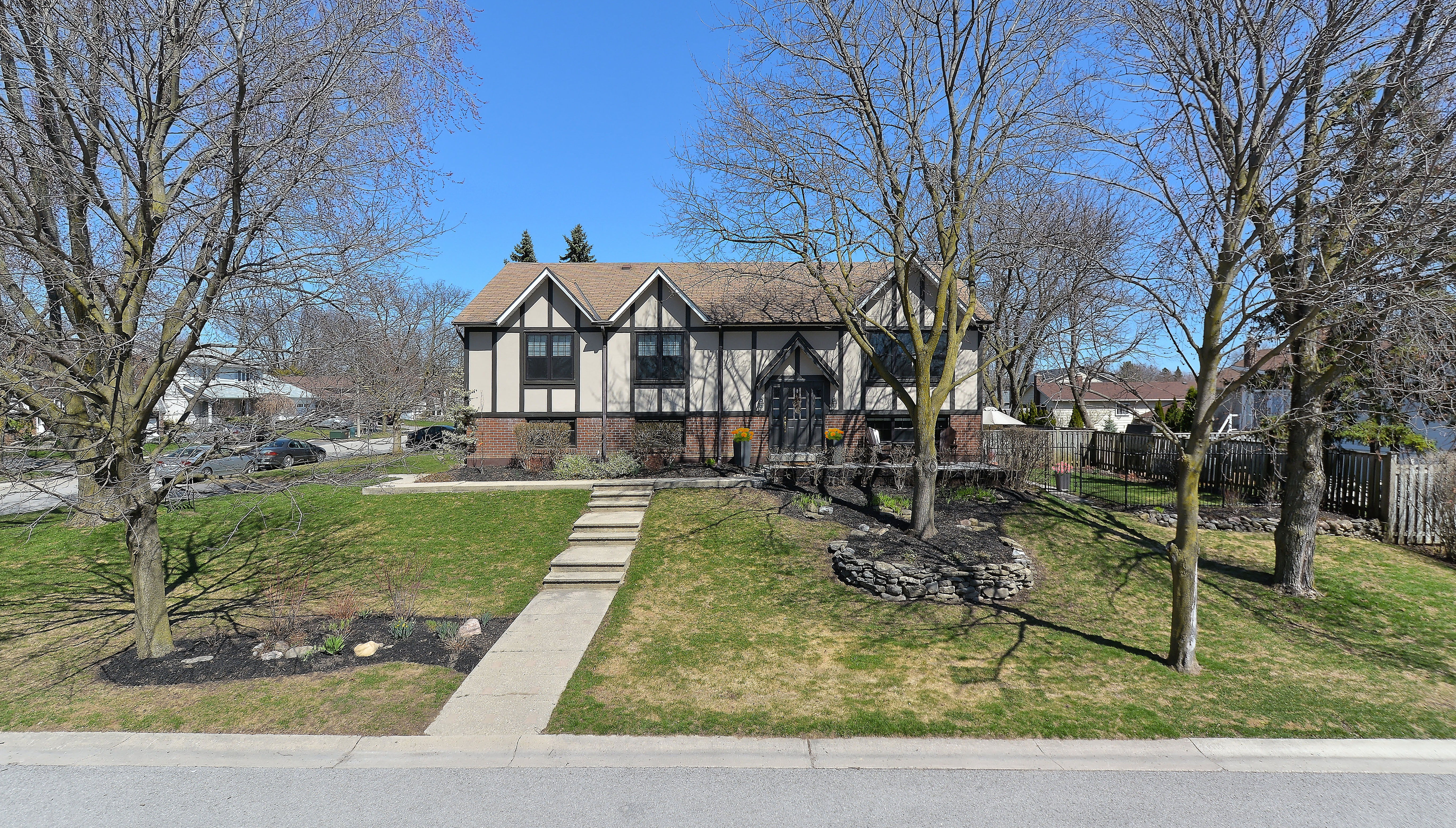 9 Captain Rolph Boulevard
