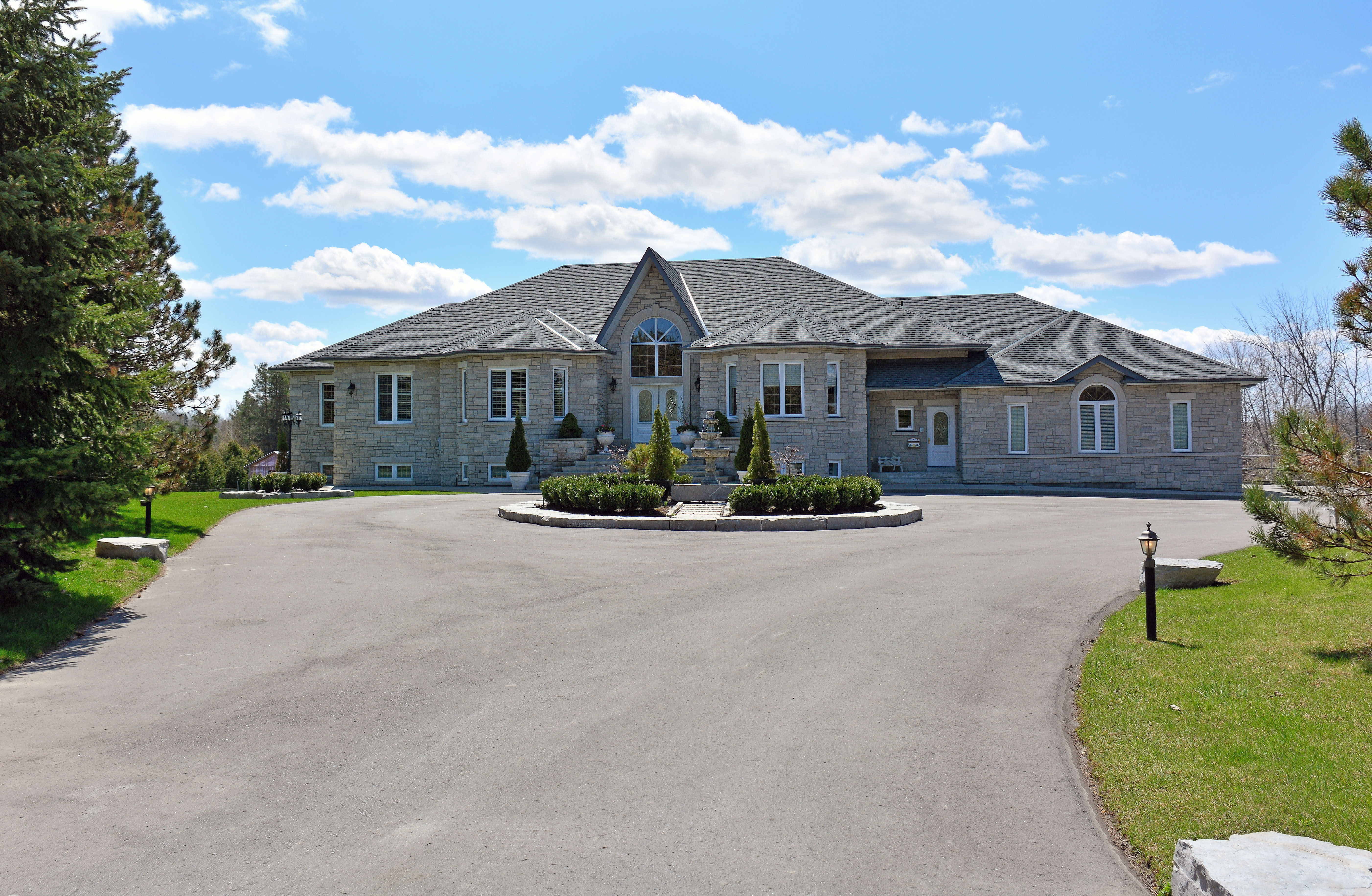 4167 Bethesda Sideroad