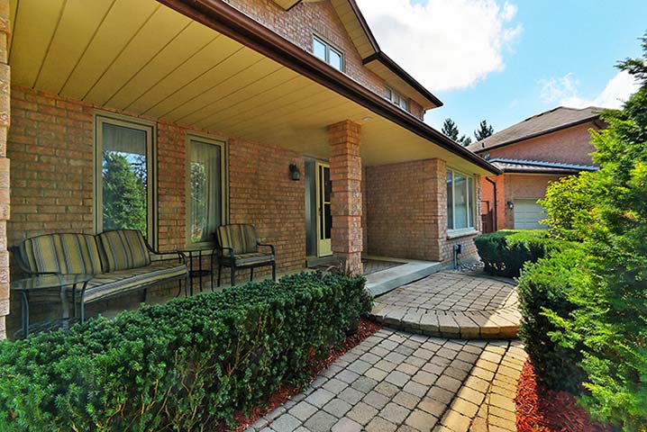 31 Dorman Drive, Stouffville — photo 2