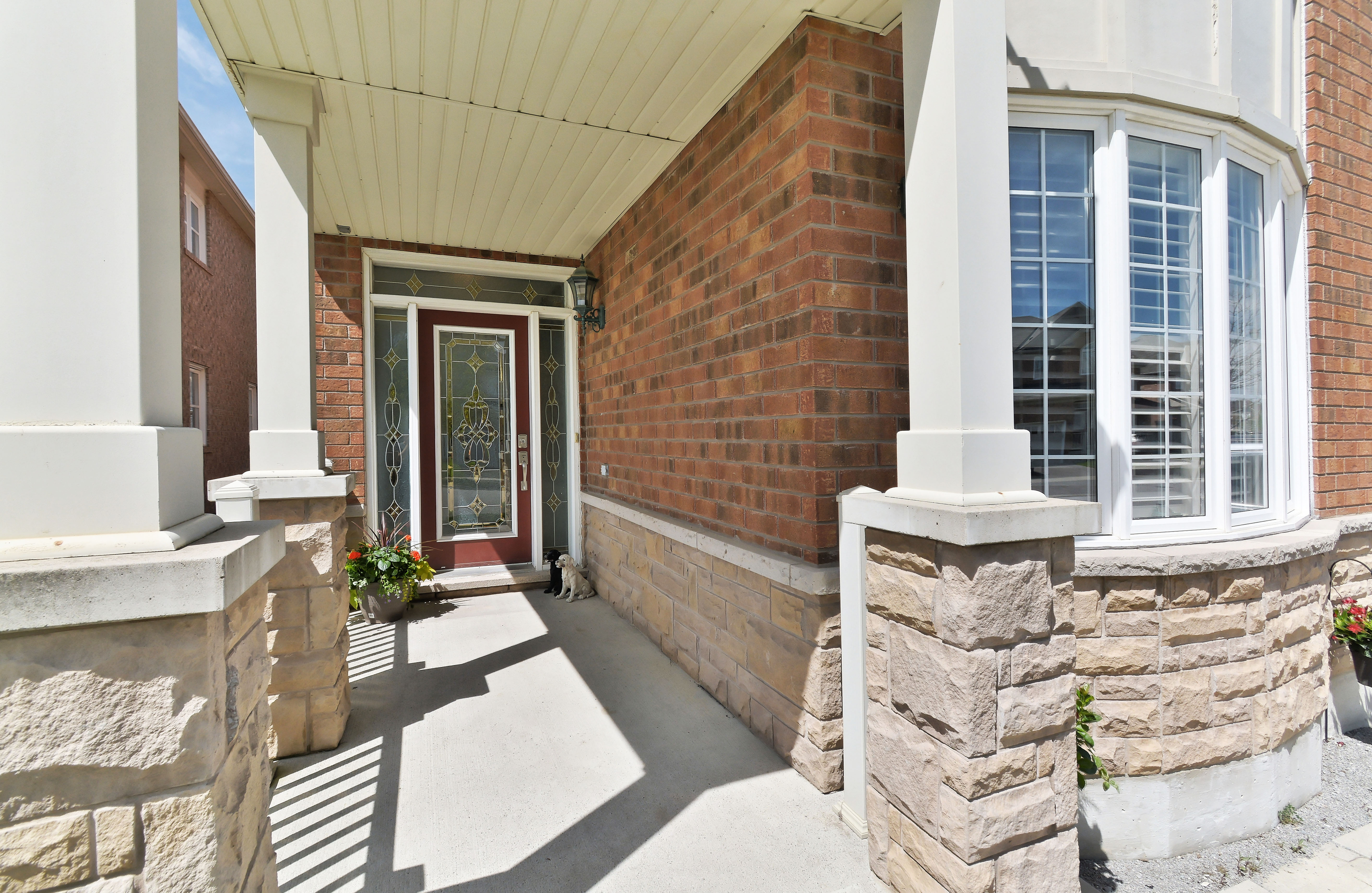 660 Sandiford Drive — photo 2