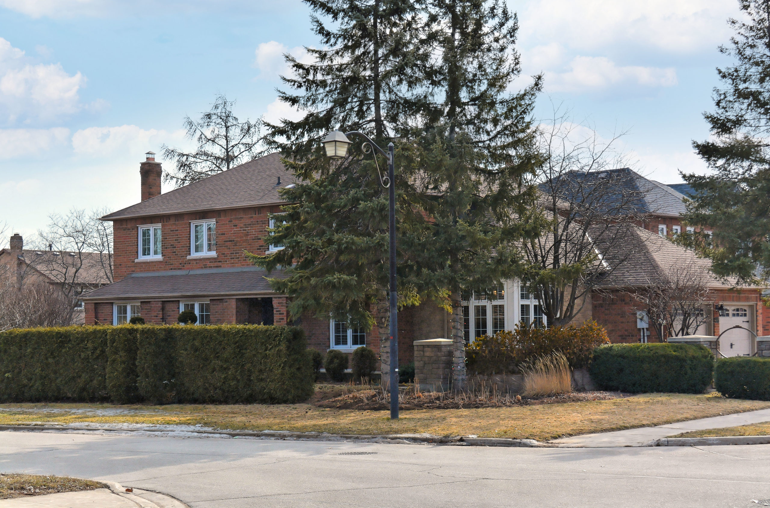 55 Brittany Crescent — photo 2
