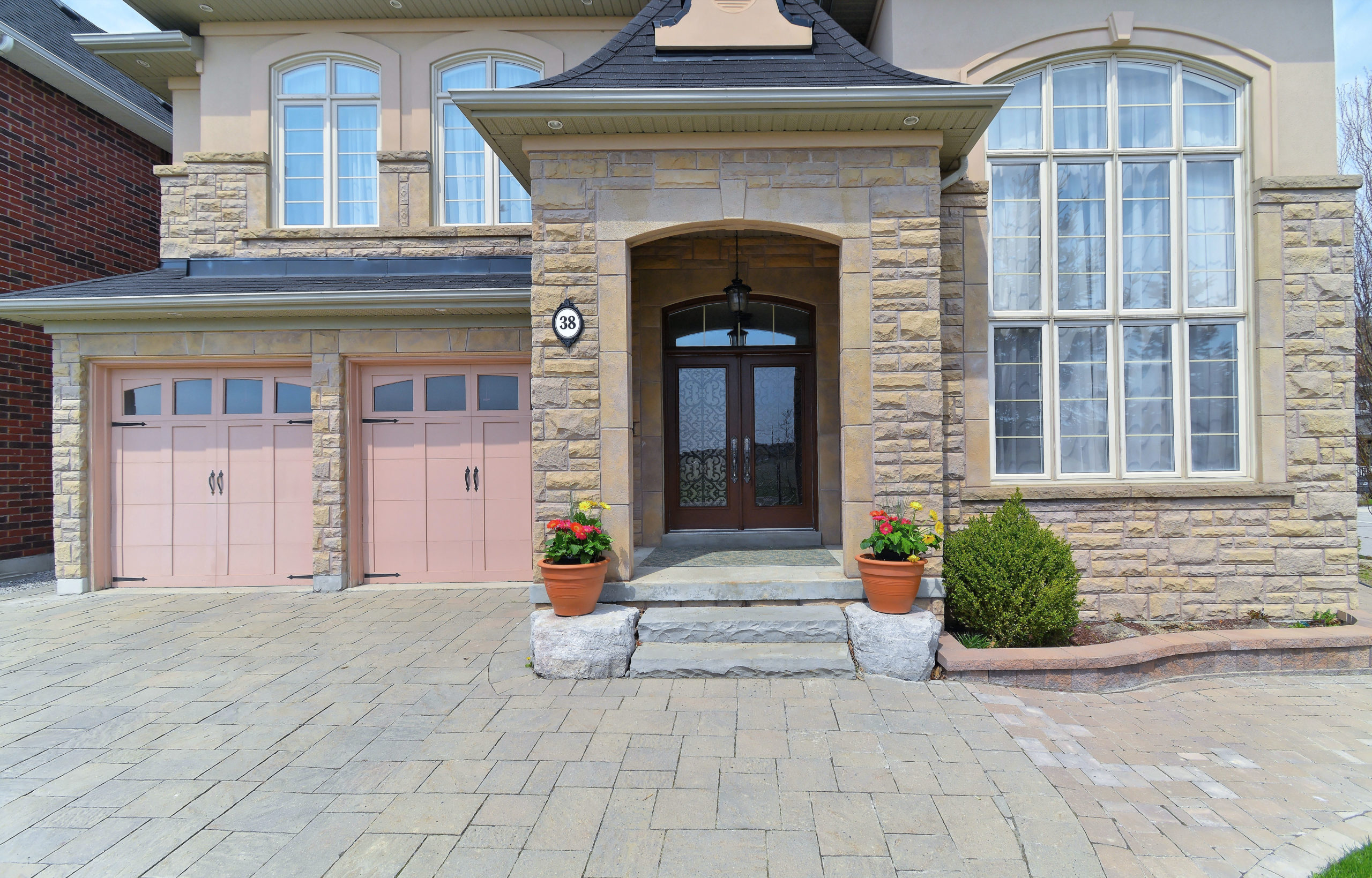 38 Kane Crescent — photo 2