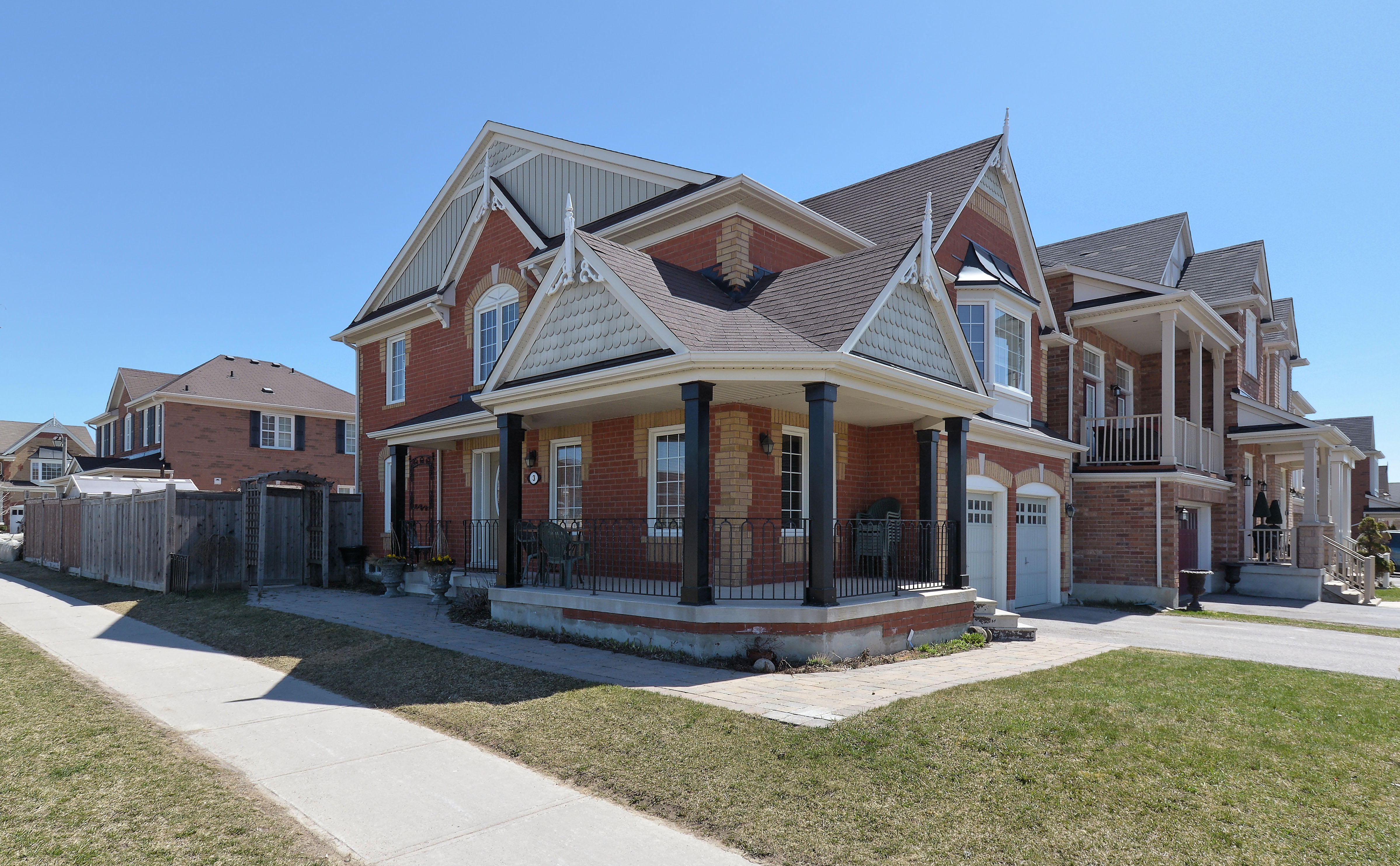 3 Ivandale Road — photo 2
