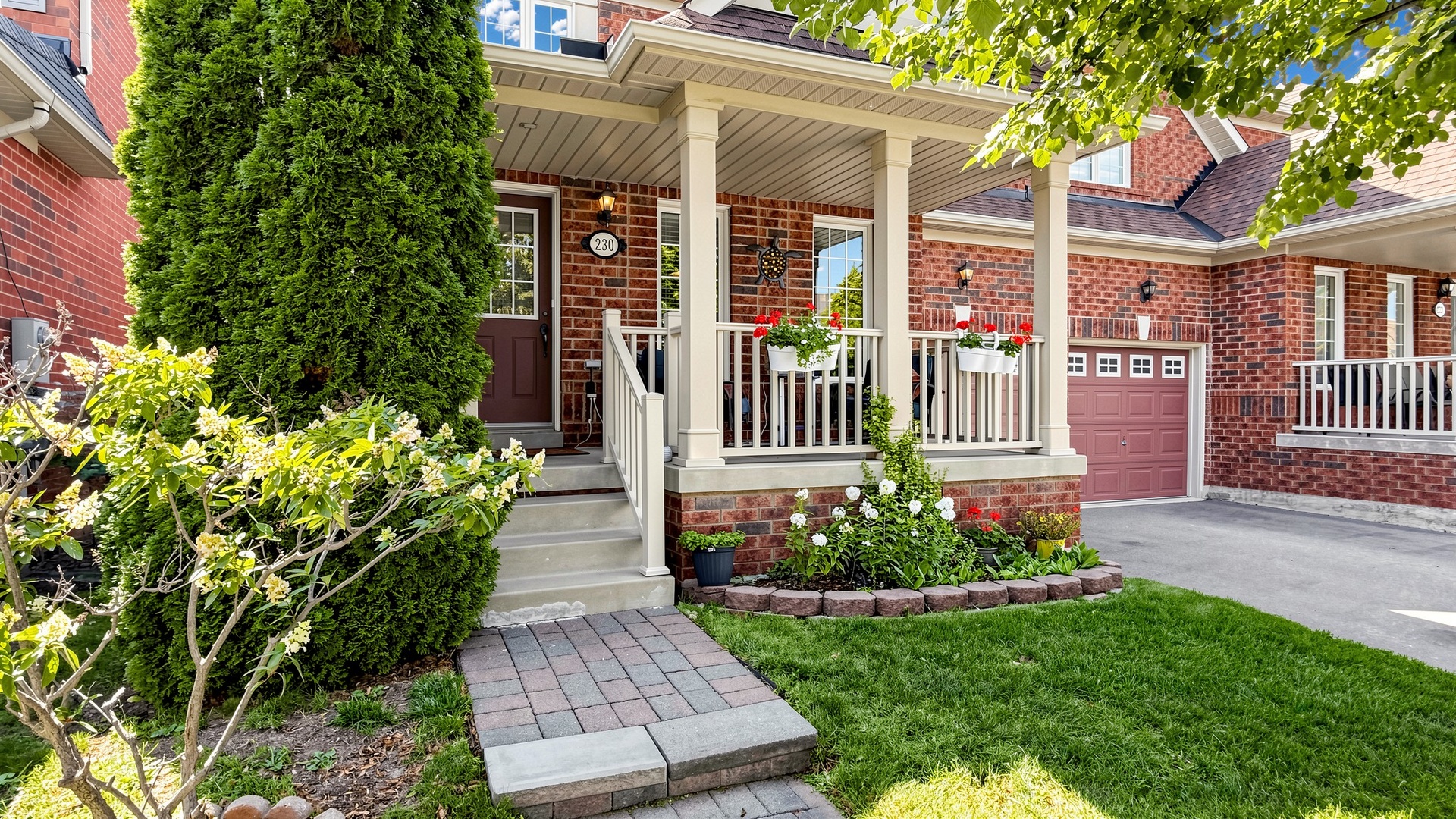 230 Hammersly Boulevard — photo 3