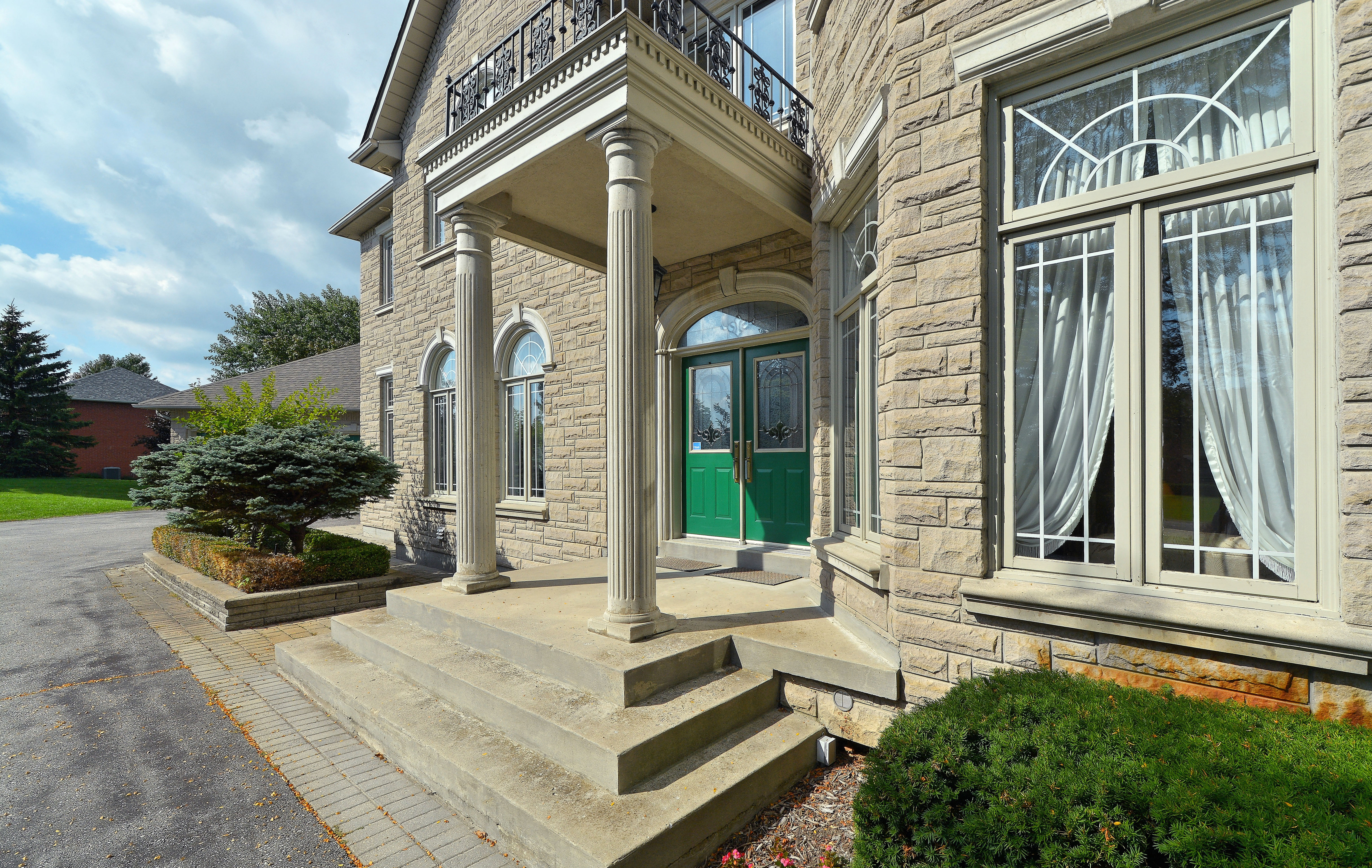 25 Raeview Drive — photo 3