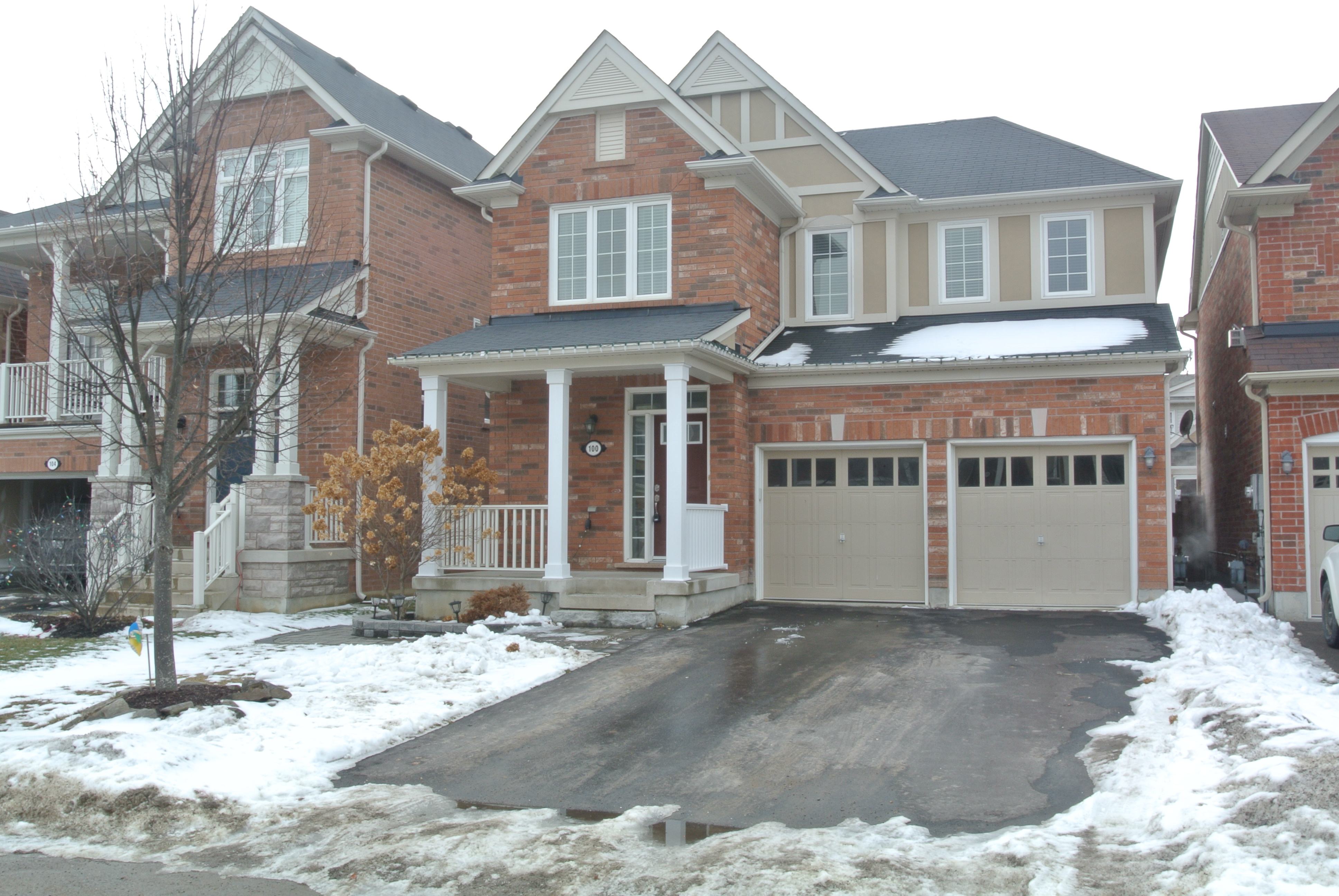 100 Collie Crescent