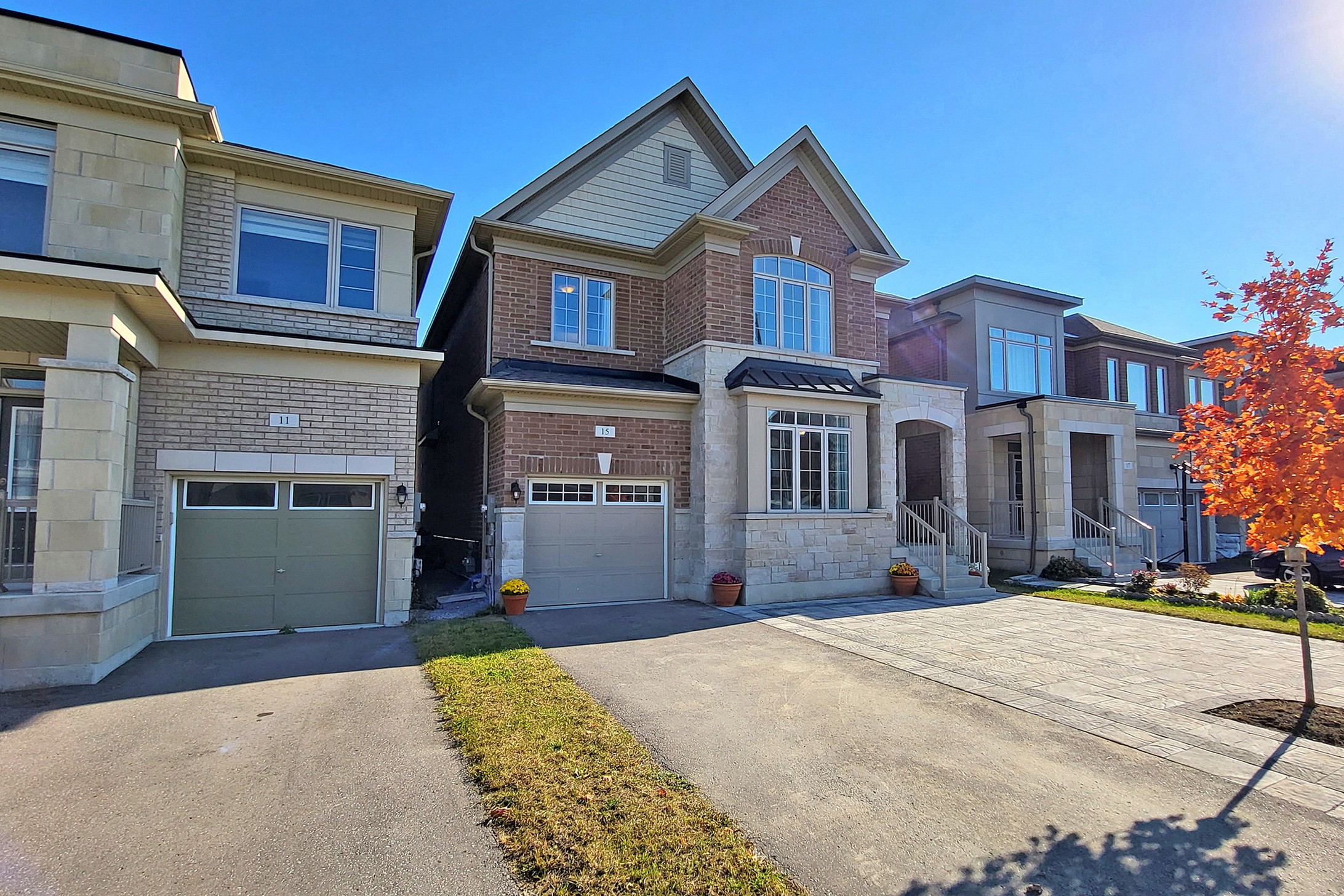 15 Eastgrove Square