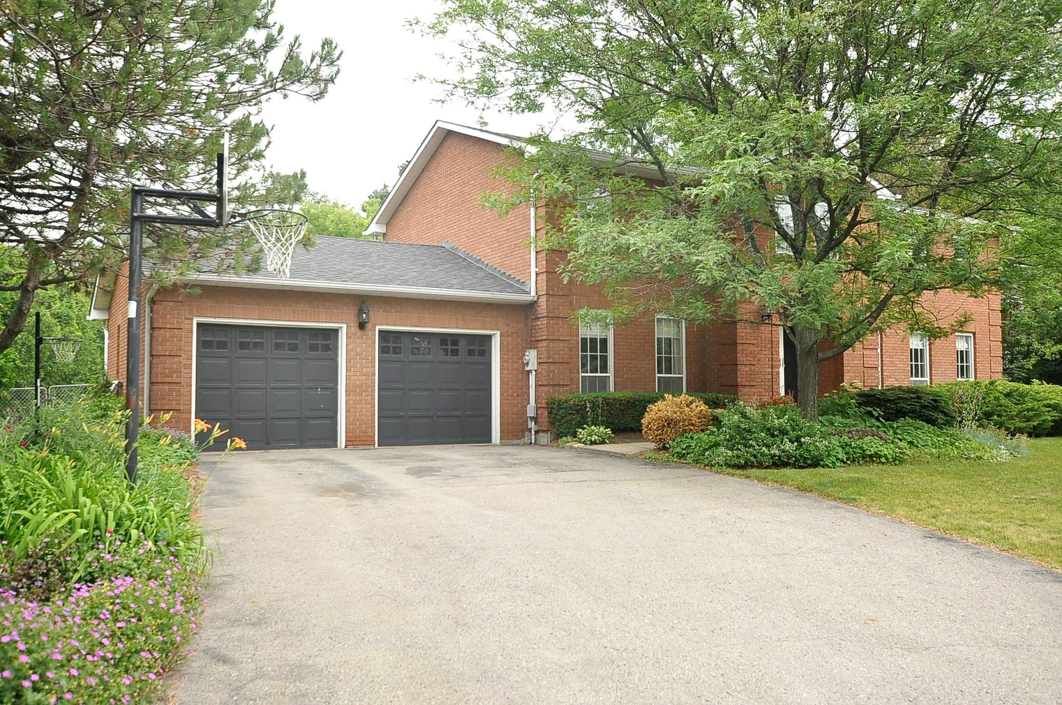 7 Elliot Street