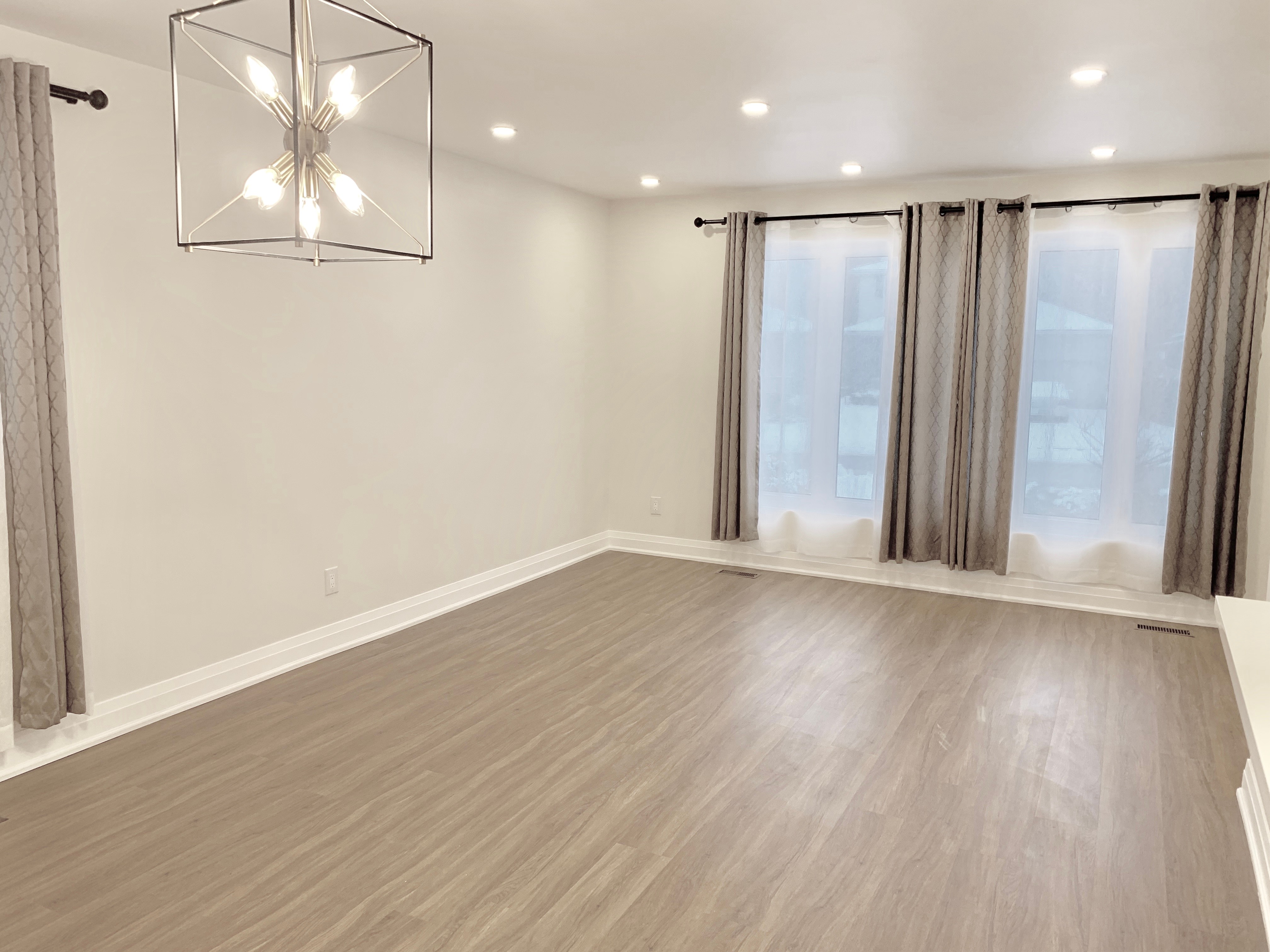 114 Manitoba St — photo 3