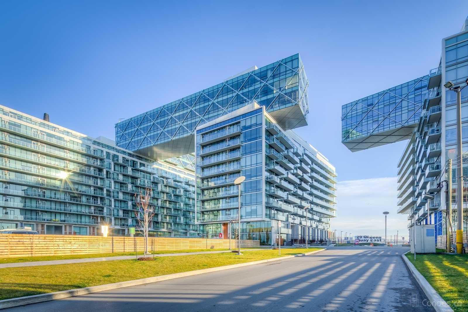 39 Queens Quay E #816